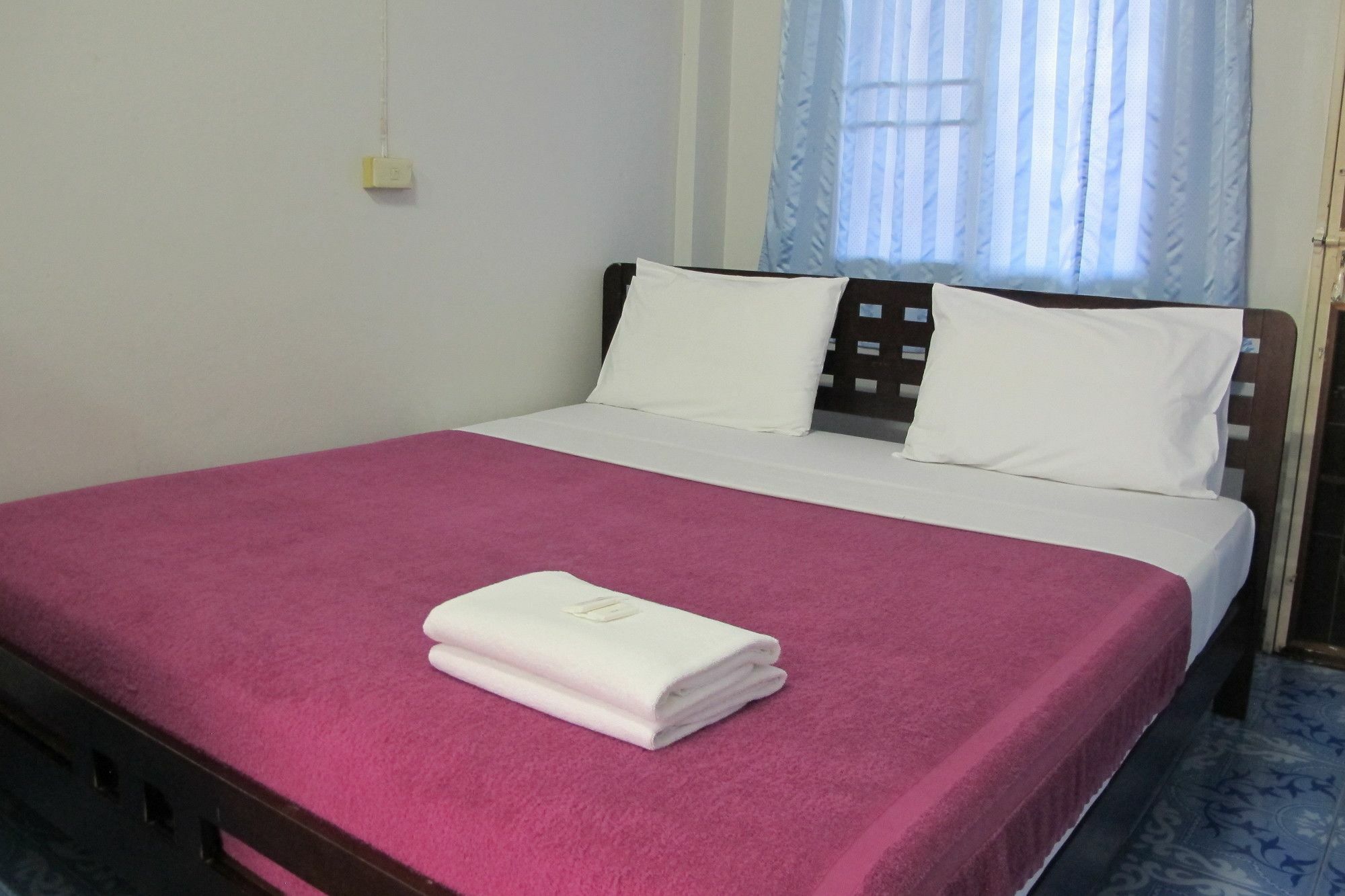 Samchai Hotel Si Racha Eksteriør bilde